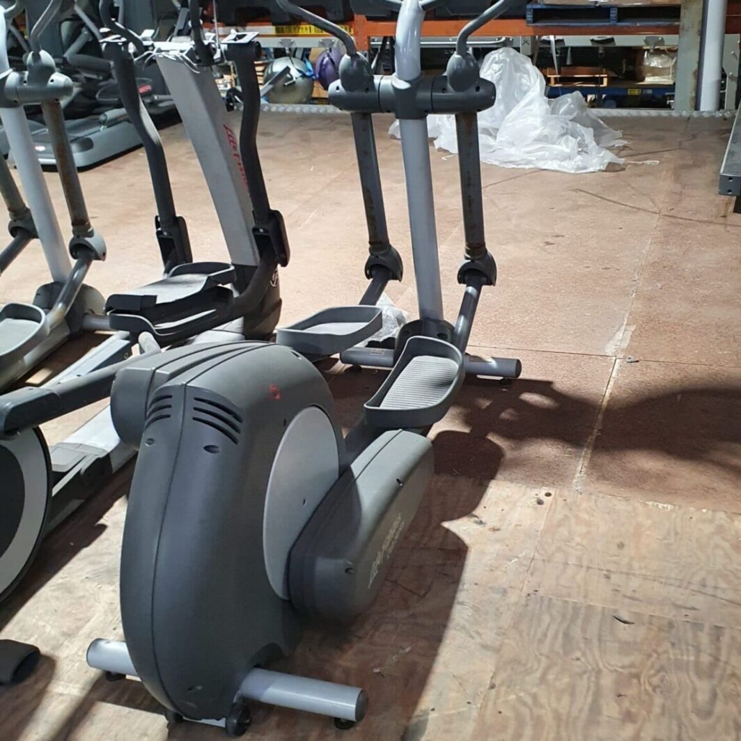 Life Fitness Club Series Crosstrainer used cardio gym equipment