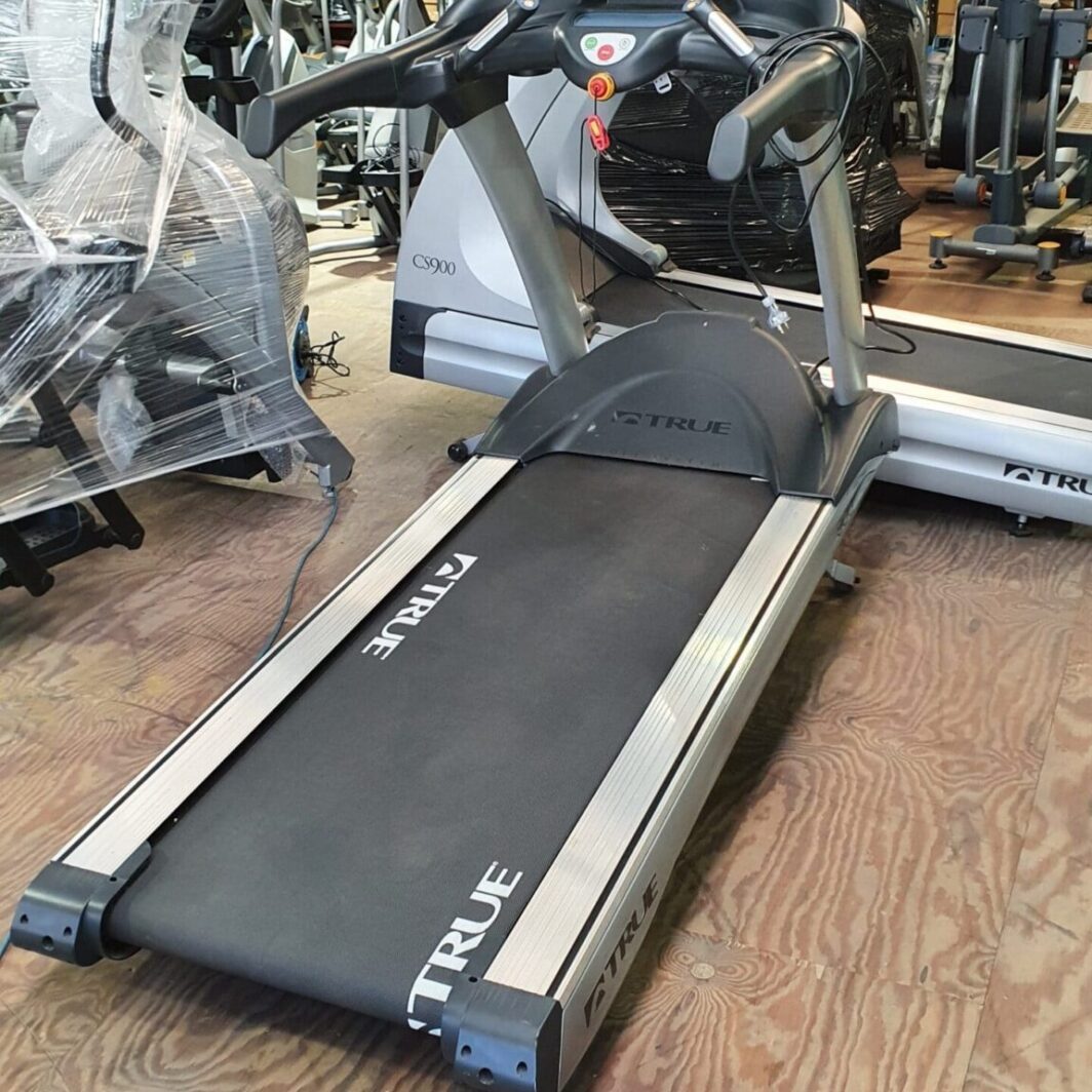 True Fitness 900 Treadmill commercial gym equipment