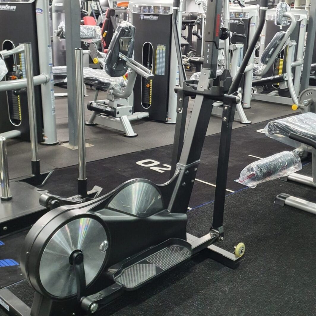 Life fitness Keiser M5i Strider read 3/4 view